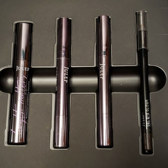 Work It Trend in Ten Julep makeup kit - Picture 2 of 6